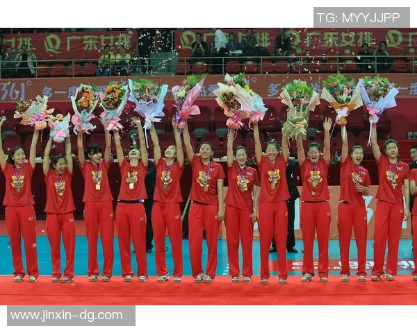 南京排球队大师赛精彩配合展现团队精神与战术默契 南京排球队大师赛精彩配合展现团队精神与战术默契